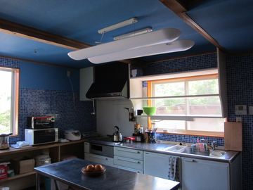 青いモザイクタイルのキッチン♪